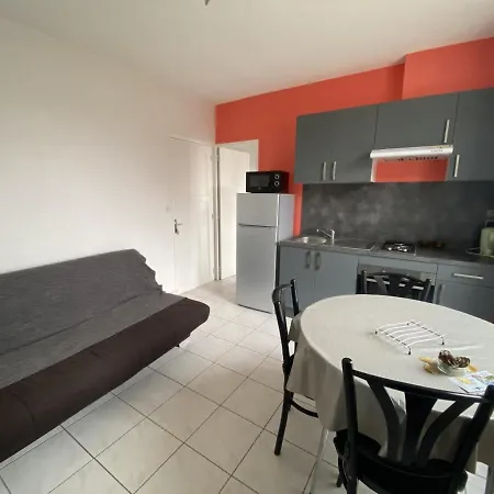 T2 Centre-ville La Roche-posay, Proche Thermes, Wi-fi, Laverie - Fr-1-541-79 * La Roche-Posay