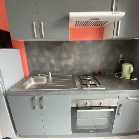Apartment T2 Centre-ville La Roche-posay, Proche Thermes, Wi-fi, Laverie La Roche-Posay