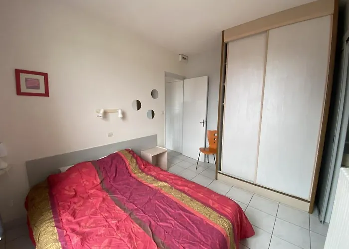 Apartamento T2 Centre-ville La Roche-posay, Proche Thermes, Wi-fi, Laverie - Fr-1-541-79 *