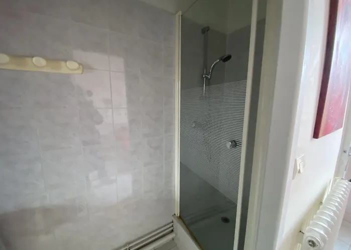 Apartamento T2 Centre-ville La Roche-posay, Proche Thermes, Wi-fi, Laverie - Fr-1-541-79